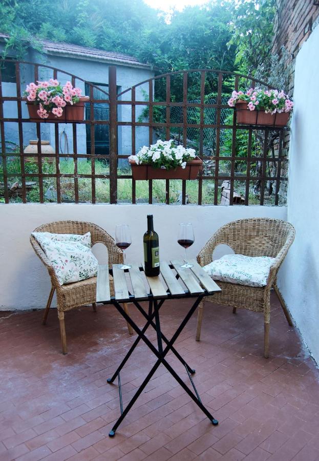 Casa Di Canfreo Lari Exteriér fotografie